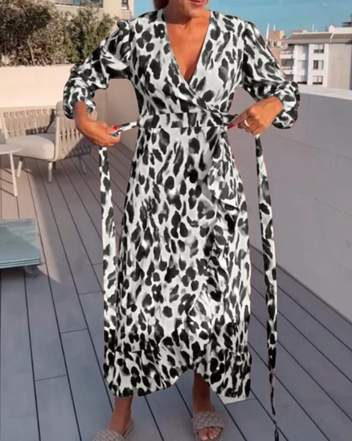 Artemis™ – Chic Leopard Print Dress