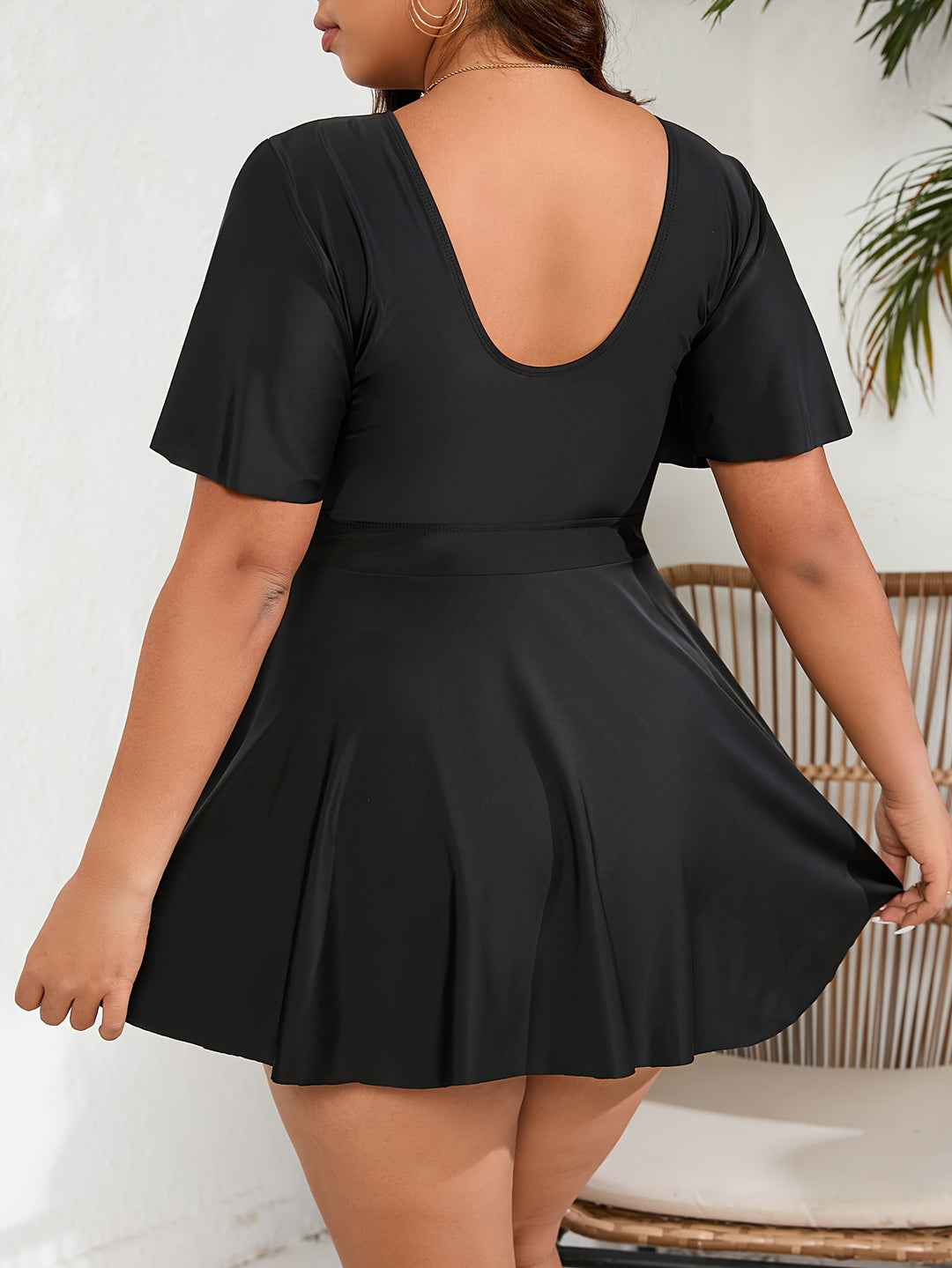 Hedmona | Figurformender Tankini in Schwarz | Letzter Tag 80 % Rabatt!