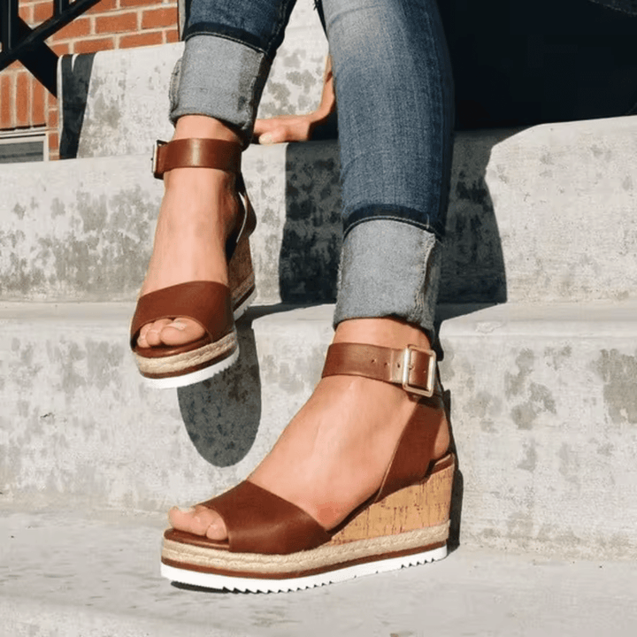Cass | Stylische Keilsandaletten