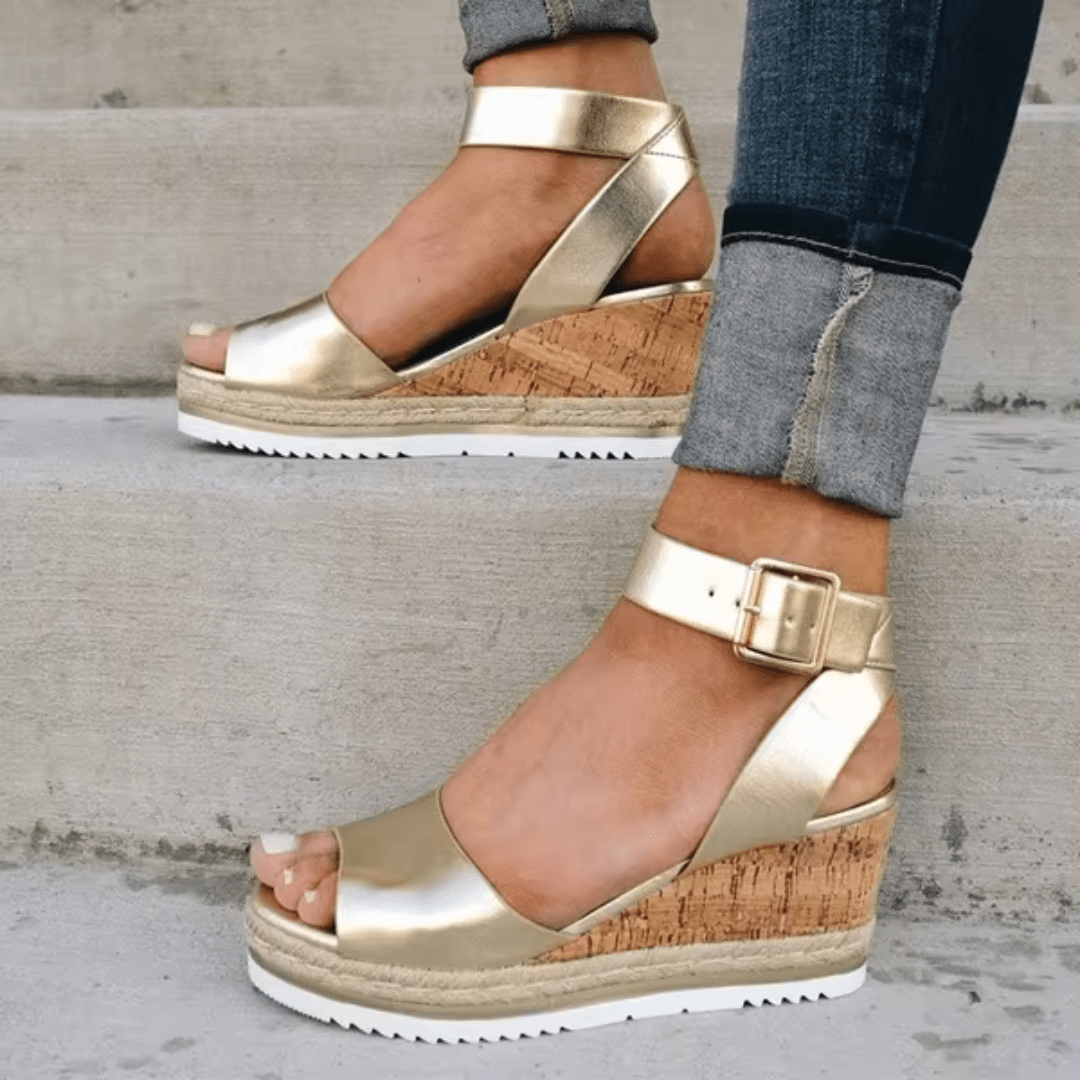 Cass | Stylische Keilsandaletten