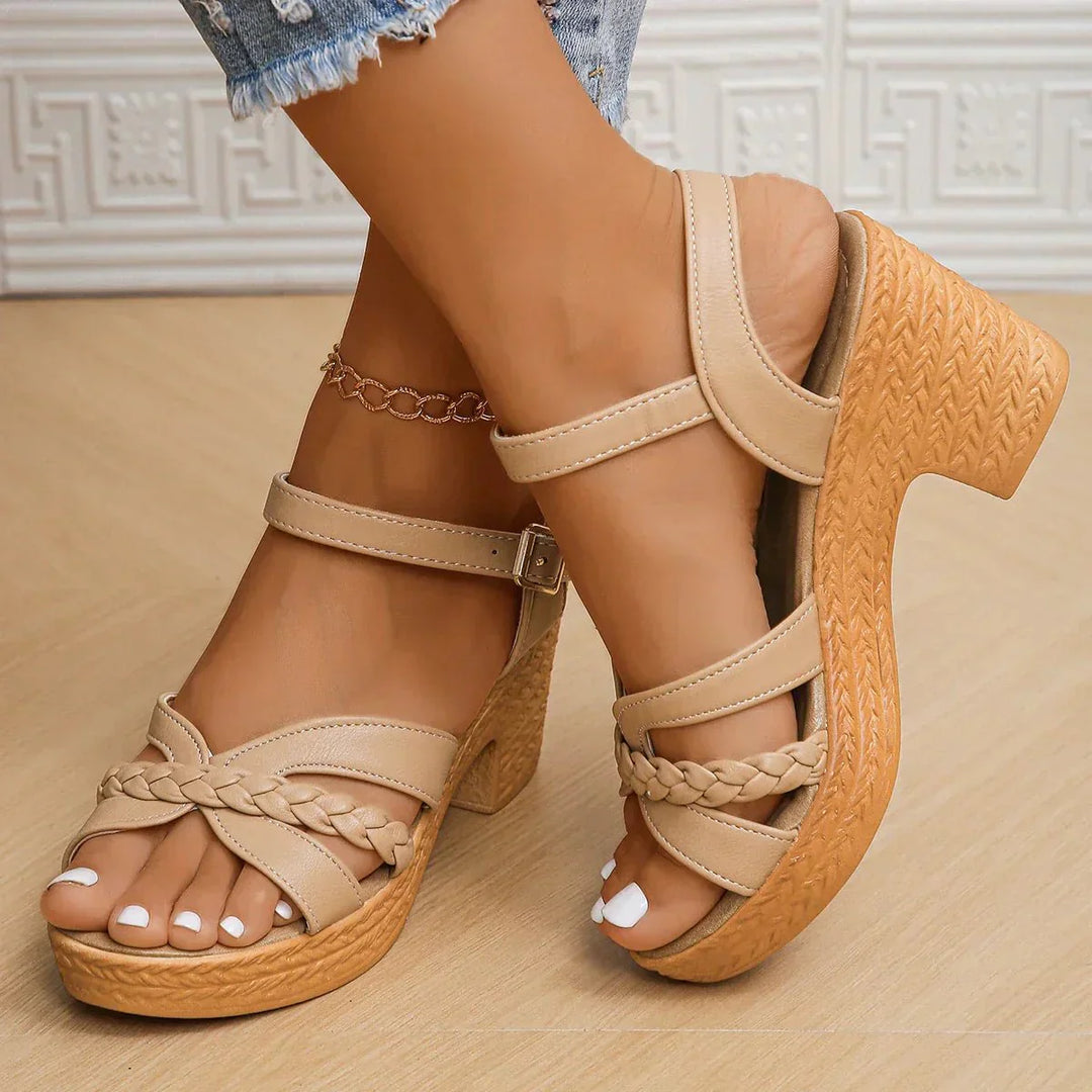 Aiah | Orthopädische Modische Sandalen