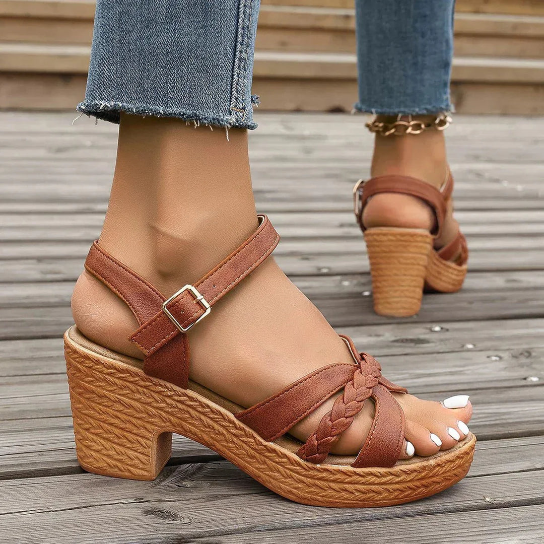 Aiah | Orthopädische Modische Sandalen