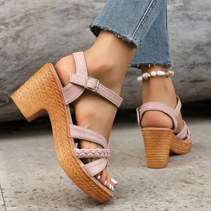 Aiah | Orthopädische Modische Sandalen